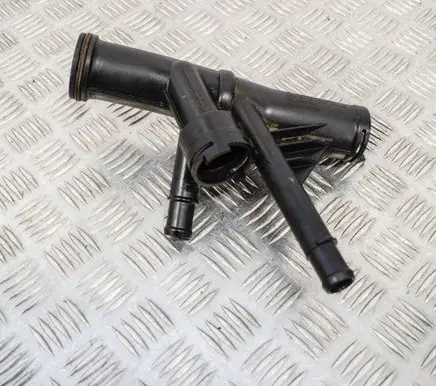 Audi Q3 8U Air intake hose/pipe 04L121026F