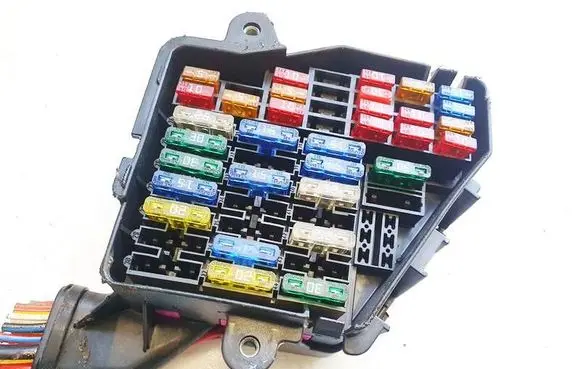Volkswagen PASSAT B5.5 Fuse box set
