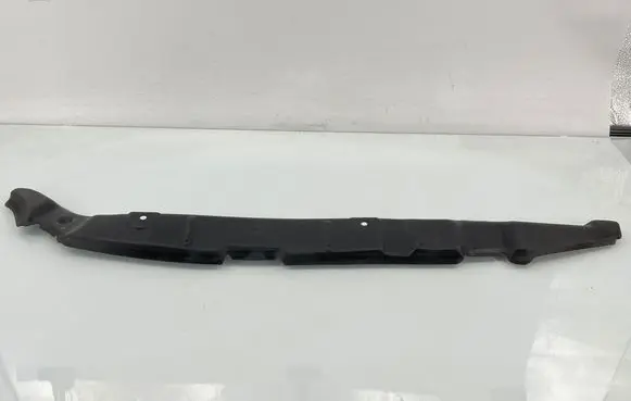 Audi Q7 4M Fender end trim 4M0821112