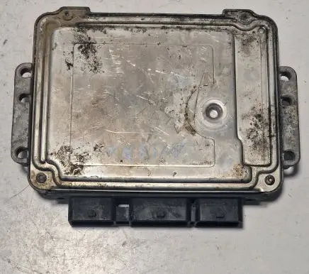 Nissan Primera Engine control unit/module 0281011437 8200313302 8200305678