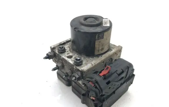 Skoda Octavia Mk2 (1Z) ABS Pump 1K0907379AK
