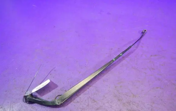 Toyota Corolla E110 Front wiper blade arm