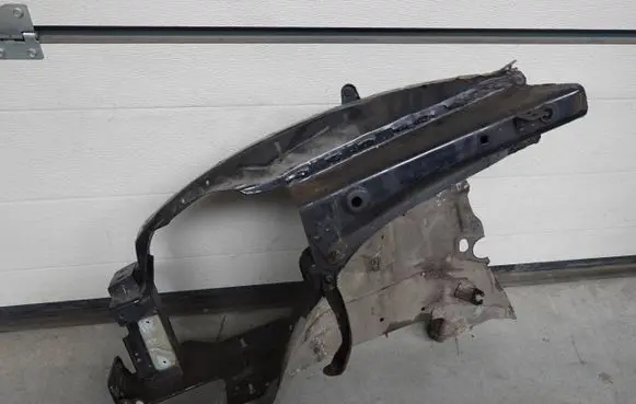 Volkswagen New Beetle Front quarter panel