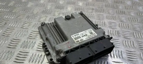 KIA Sportage Engine control unit/module 391402A400 0281031888