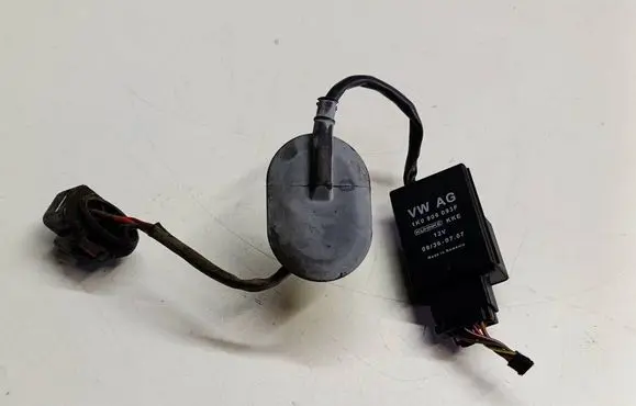 Volkswagen Scirocco Fuel injection pump control unit/module 1K0906093FT1 1K0906093F
