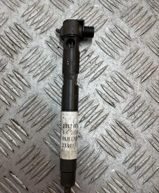 Hyundai i40 Fuel injector 338002A760