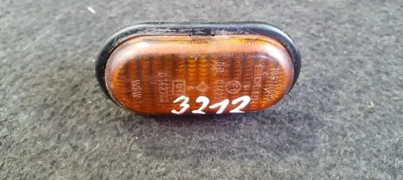 Renault Scenic I Front fender indicator light 7700847333