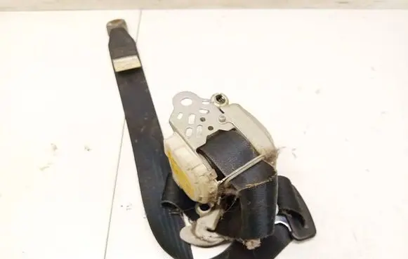 Toyota Corolla Verso AR10 Front seatbelt 7p2140p