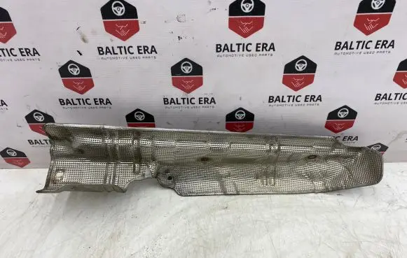 BMW 5 F10 F11 Heat shield in engine bay 8511809