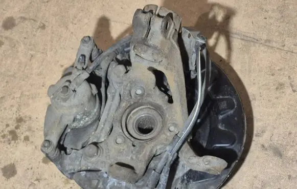 Volkswagen Golf VII Front wheel hub spindle knuckle 5Q0256R