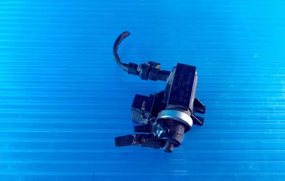 Mercedes-Benz B W245 Vacuum valve A0051535528