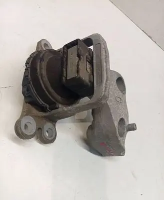 Nissan X-Trail T32 Engine mount bracket 112114BA0A
