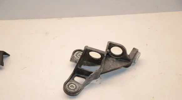 Volkswagen Golf VII Gear shift cable bracket 5Q0711789 9632