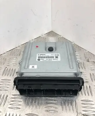 BMW 5 F10 F11 Engine control unit/module 8513242 030213354 0281017679