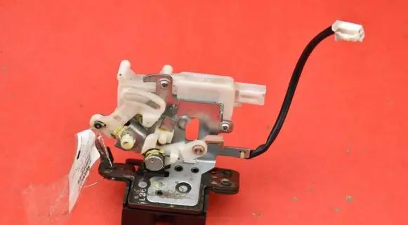 Mazda MX-5 NC Miata Tailgate/trunk/boot lock/catch/latch