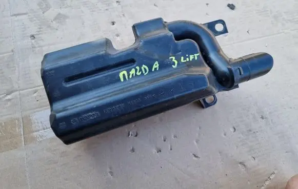 Intake resonator
