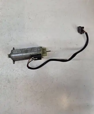 Mercedes-Benz S W220 Seat adjustment motor 2208201542