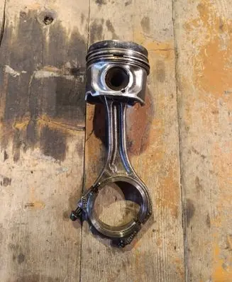 Audi A6 S6 C6 4F Piston with connecting rod