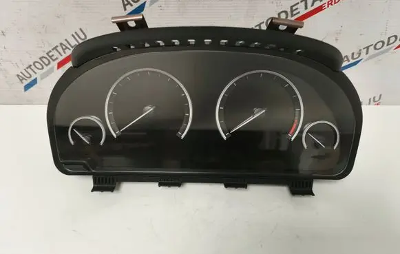 Speedometer (instrument cluster)