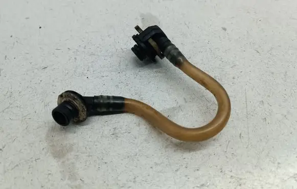 Mercedes-Benz A W168 Fuel main line pipe A6680701332 6680701332 A6680701632