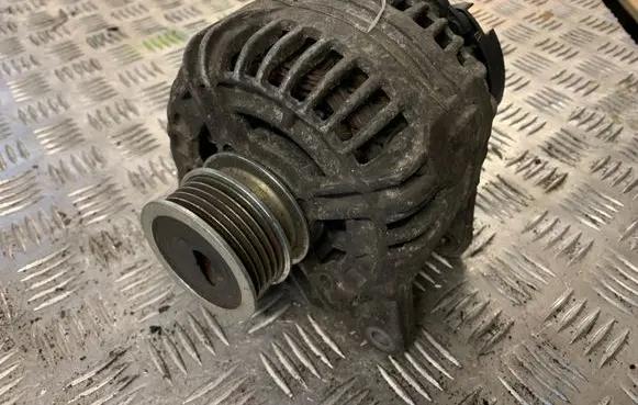 Renault Clio III Generator/alternator 8200122976