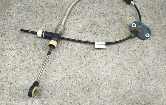 Volvo XC90 Gear shift cable linkage 31325795