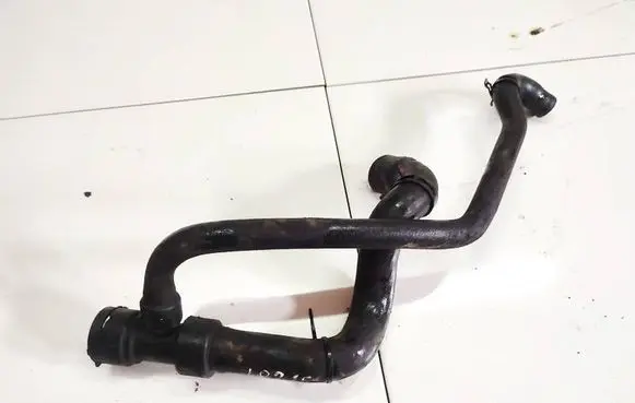 Volkswagen PASSAT B5 Engine coolant pipe/hose