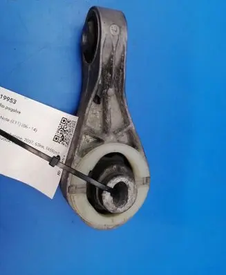 Nissan Note (E11) Engine mount bracket 326C62