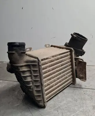 Volkswagen Golf III Intercooler radiator 1H0145832