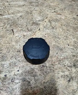Volvo 850 Oil filler cap 8692888