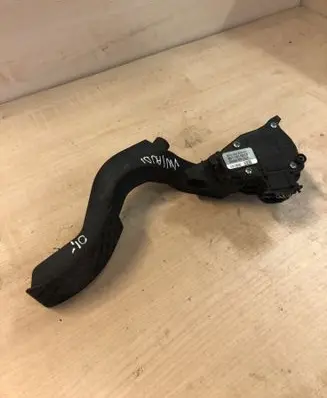 Audi A4 S4 B6 8E 8H Accelerator throttle pedal 8D1721523F