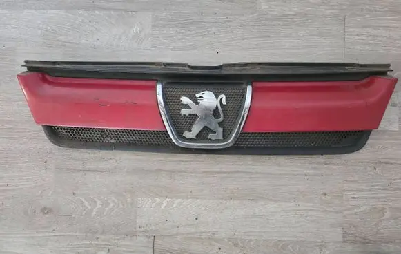 Peugeot Boxer Front grill 1304703070
