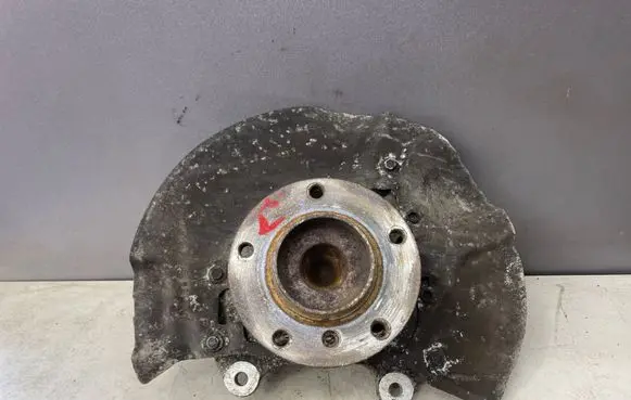 BMW 5 E60 E61 Front wheel hub 