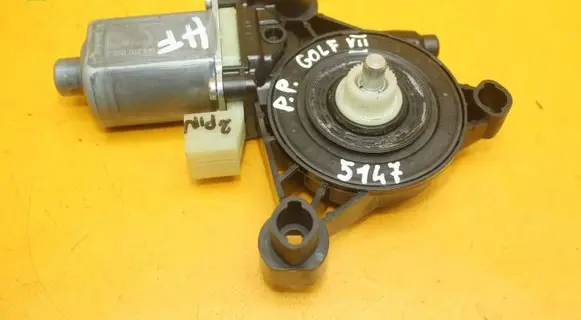 Volkswagen Golf VII Wiper motor 5Q0959802B