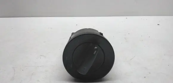 Volkswagen Golf IV Light switch 1C0941531A