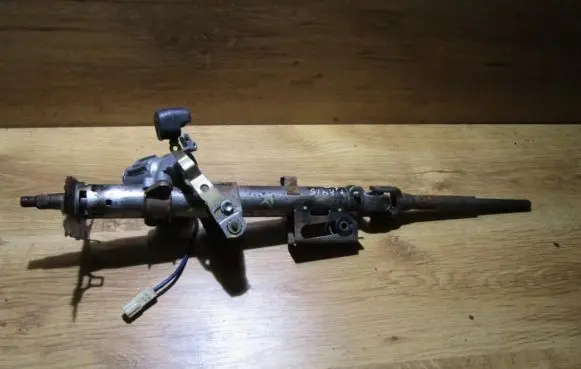 Toyota Yaris Steering wheel axle