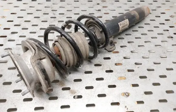 BMW X1 E84 Front shock absorber with coil spring 6789853