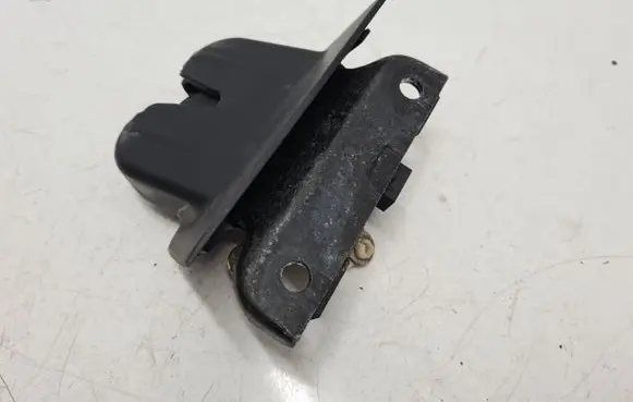 Audi A3 S3 8P Tailgate/trunk/boot lock/catch/latch 8P3827520A