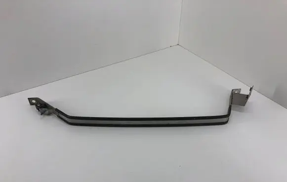 Toyota RAV 4 (XA40) Fuel tank mounting bracket 