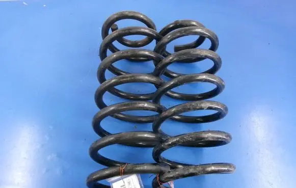 Jeep Grand Cherokee (WJ) Rear coil spring