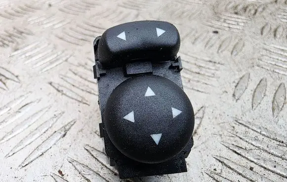 Fiat 500 Abarth Wing mirror switch A223