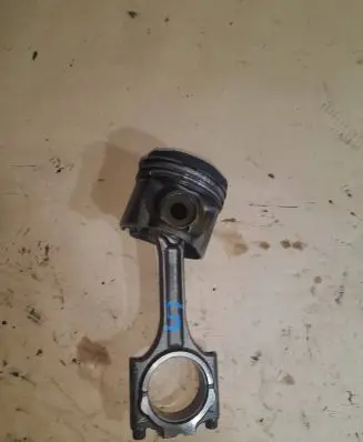 Volvo S60 Piston with connecting rod