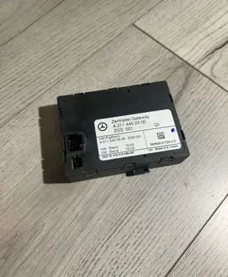 Mercedes-Benz E W211 Gateway control module A2114452000 A2115403545