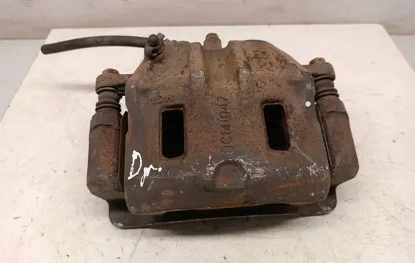 Hyundai Santa Fe Front brake caliper Bc141047