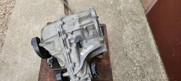Gearbox transfer box case
