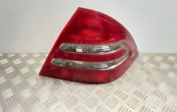 Mercedes-Benz C W203 Rear/tail lights A2038200264