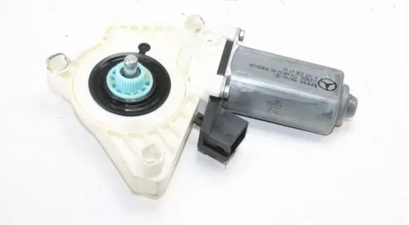 Mercedes-Benz B W245 Front door window regulator motor A1698204342