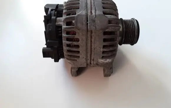 Audi Q3 8U Generator/alternator 03L903023