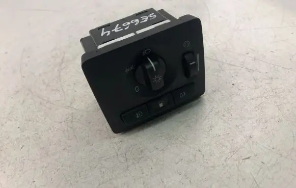 Volvo V50 Light switch 30739299