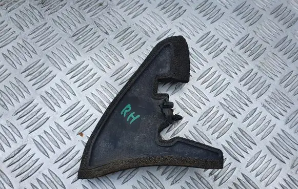 Nissan Pulsar Fender foam support/seal PU7590